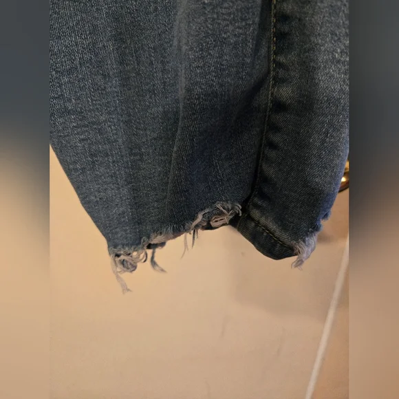 Torrid 3 Button High-Rise Distressed Jegging 24R (c) - Picture 7 of 13